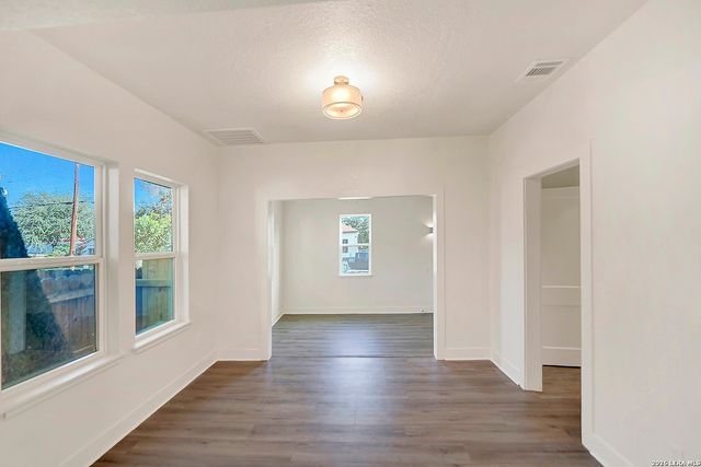 1328 N Center, San Antonio, TX 78202