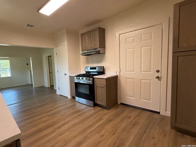 1328 N Center, San Antonio, TX 78202