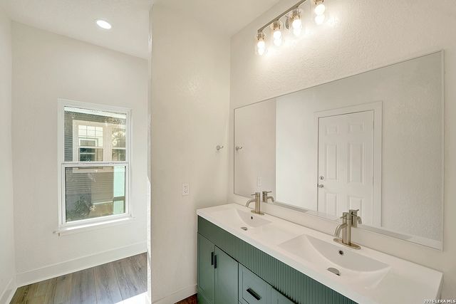 1328 N Center, San Antonio, TX 78202