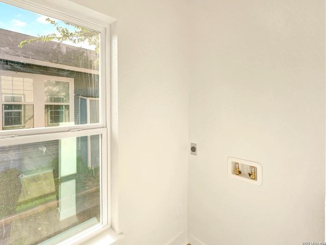 1328 N Center, San Antonio, TX 78202