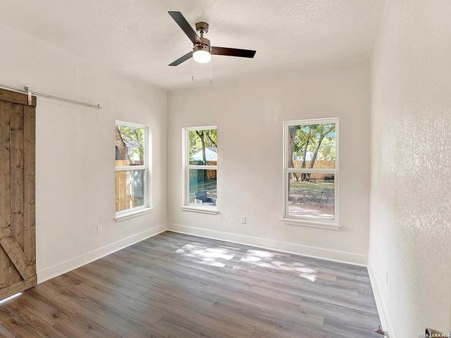 1328 N Center, San Antonio, TX 78202