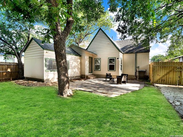 1328 N Center, San Antonio, TX 78202