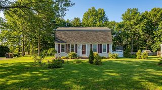 112 North St, Agawam, MA 01001