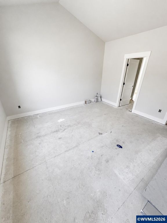 Image 9 of property listing at 950 W Washington St, Carlton, OR 97111