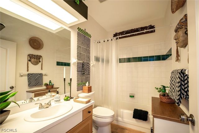 615 Rose Garden RD 7, Cape Coral, FL 33914