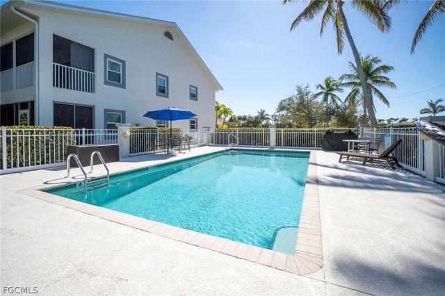 615 Rose Garden RD 7, Cape Coral, FL 33914