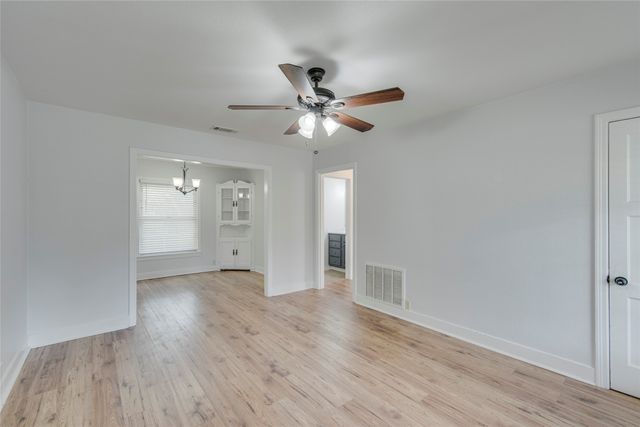 1033 E Elm Street, Hillsboro, TX 76645