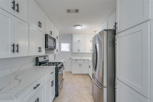 1033 E Elm Street, Hillsboro, TX 76645