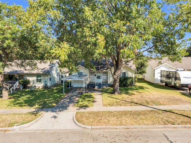 1033 E Elm Street, Hillsboro, TX 76645