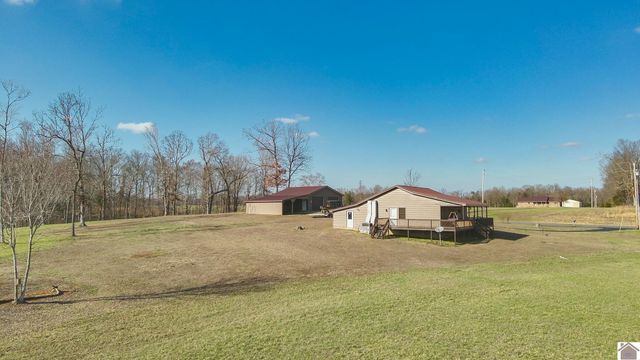 2431 N Wadesboro Road, Benton, KY 42025
