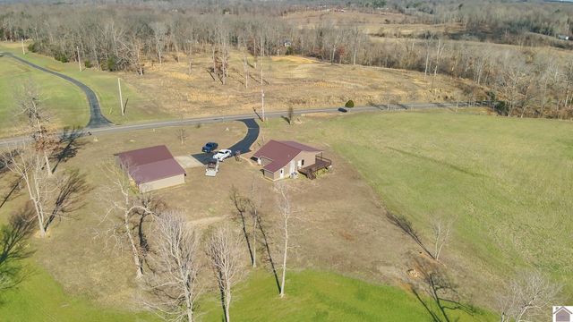 2431 N Wadesboro Road, Benton, KY 42025