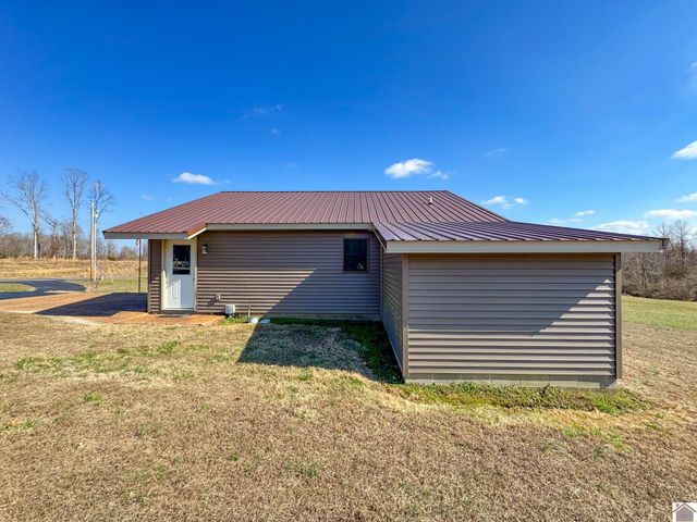 2431 N Wadesboro Road, Benton, KY 42025