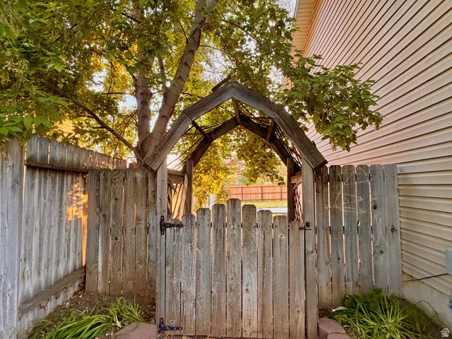 4805 S 3100 W, Roy, UT 84067