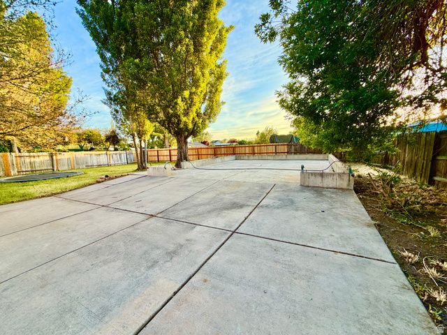 4805 S 3100 W, Roy, UT 84067