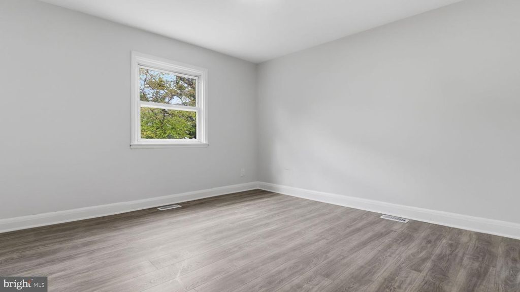 Image 17 of property listing at 3319 LEIGHTON AVE, Baltimore, MD 21215