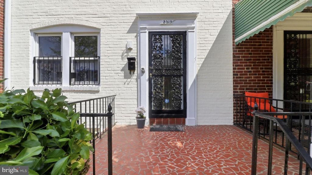 Image 29 of property listing at 3319 LEIGHTON AVE, Baltimore, MD 21215