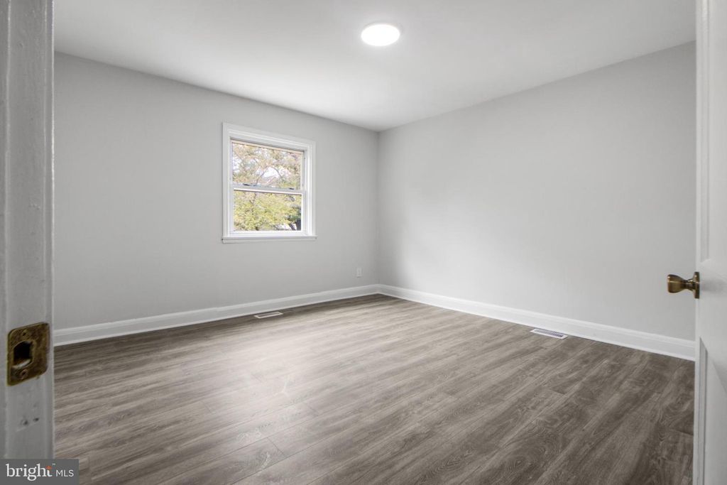 Image 35 of property listing at 3319 LEIGHTON AVE, Baltimore, MD 21215