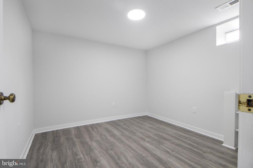 Image 39 of property listing at 3319 LEIGHTON AVE, Baltimore, MD 21215