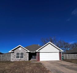 1220 Shiraz Drive, Centerton, AR 72719