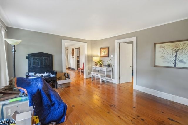89 W End Ave, Newton Town, NJ 07860
