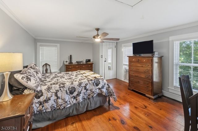 89 W End Ave, Newton Town, NJ 07860