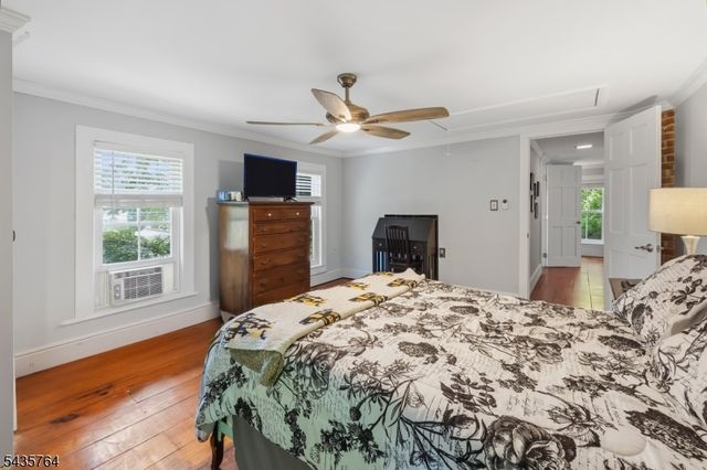 89 W End Ave, Newton Town, NJ 07860