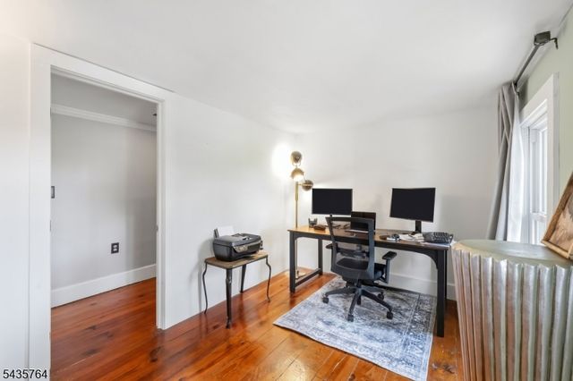 89 W End Ave, Newton Town, NJ 07860