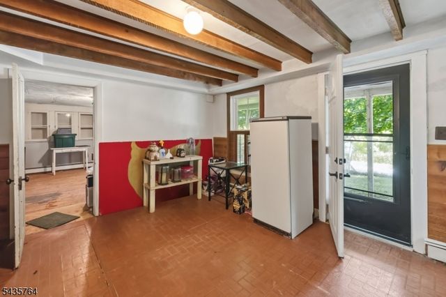 89 W End Ave, Newton Town, NJ 07860