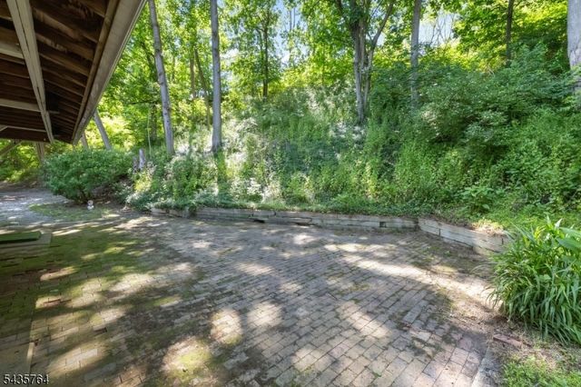 89 W End Ave, Newton Town, NJ 07860