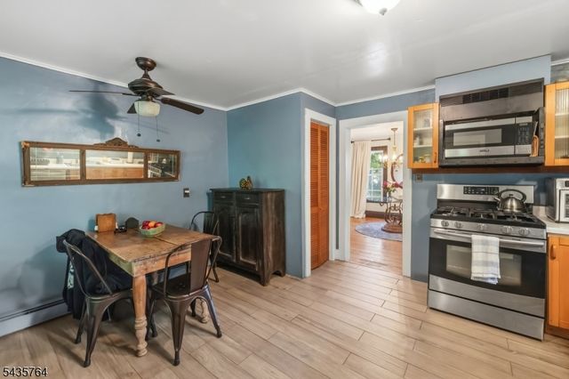 89 W End Ave, Newton Town, NJ 07860