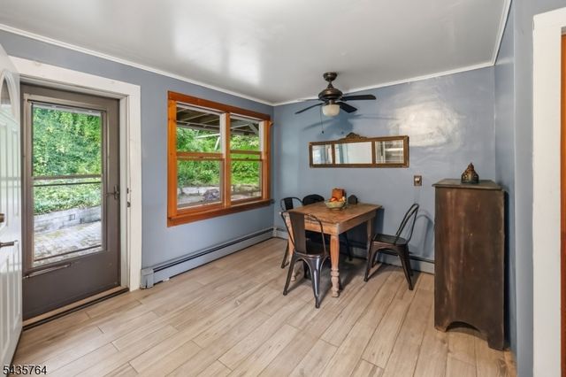 89 W End Ave, Newton Town, NJ 07860
