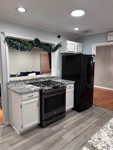 1132 N Main Street, Naperville, IL 60563