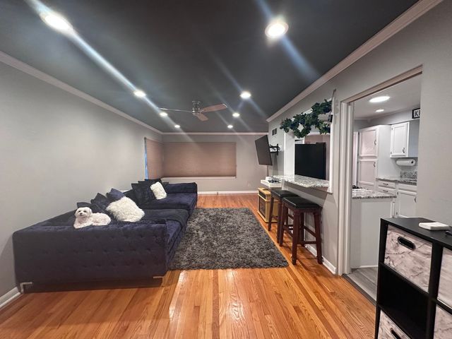 1132 N Main Street, Naperville, IL 60563