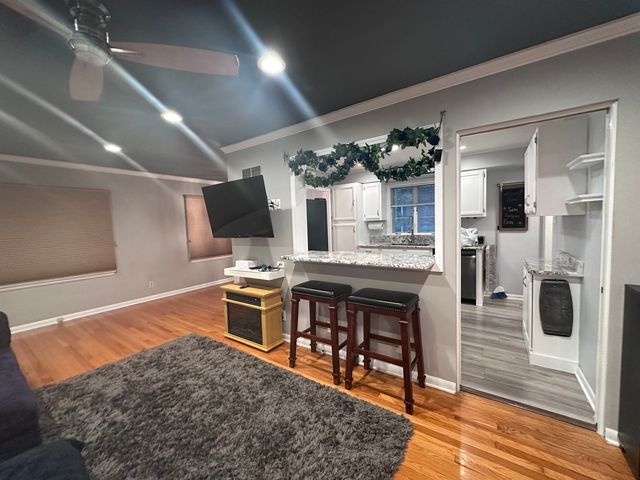 1132 N Main Street, Naperville, IL 60563