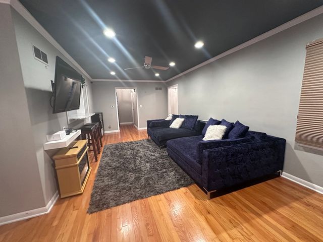 1132 N Main Street, Naperville, IL 60563