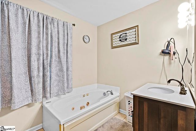3258 W 72 Highway, Clinton, SC 29325