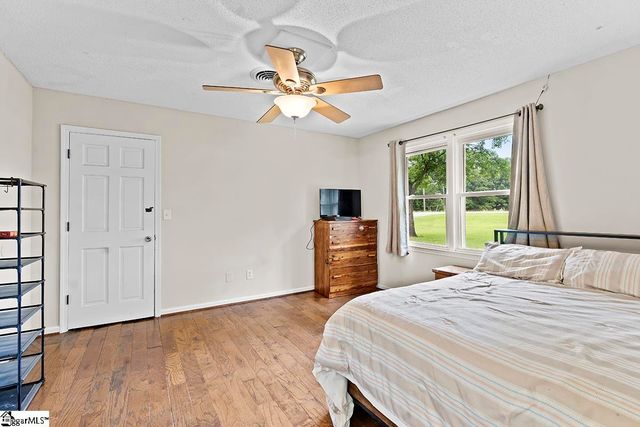 3258 W 72 Highway, Clinton, SC 29325