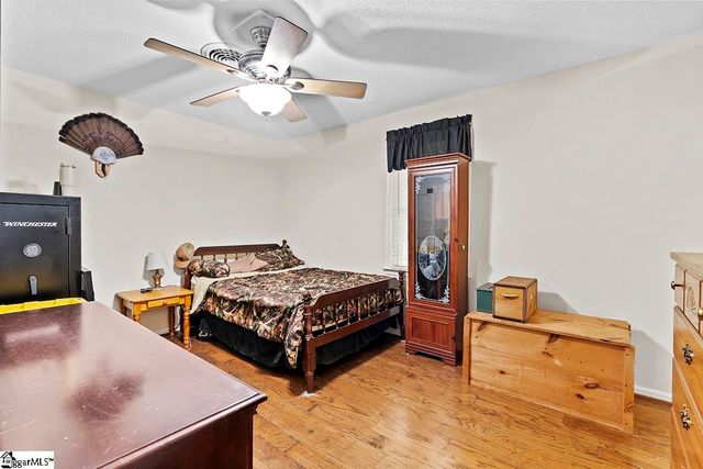 3258 W 72 Highway, Clinton, SC 29325