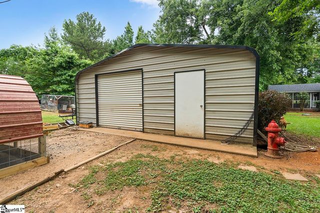 3258 W 72 Highway, Clinton, SC 29325
