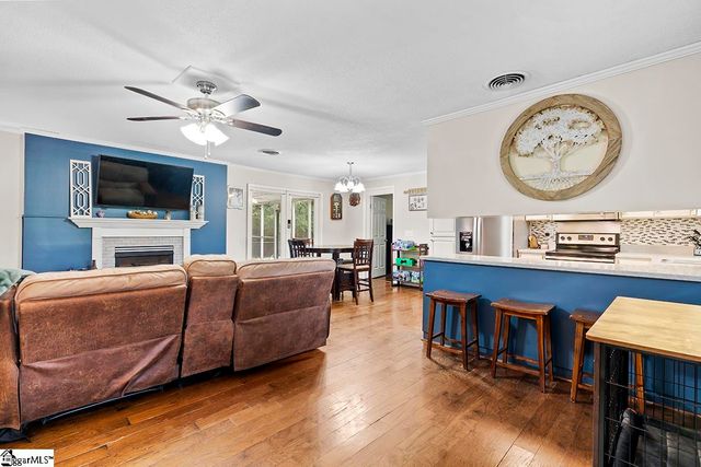 3258 W 72 Highway, Clinton, SC 29325