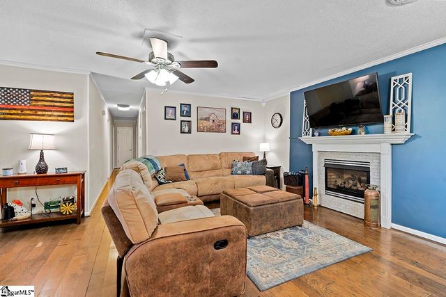 3258 W 72 Highway, Clinton, SC 29325