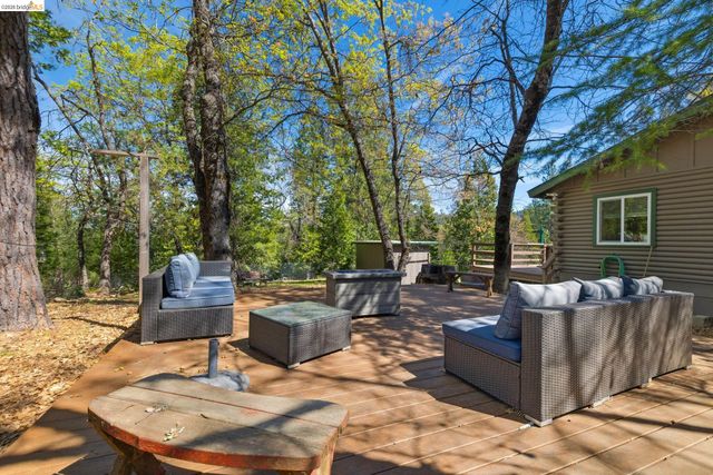 16398 Estralita Dr, Sonora, CA 95370