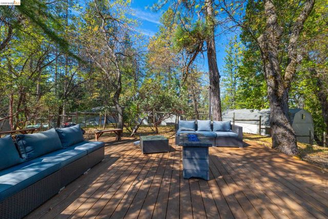 16398 Estralita Dr, Sonora, CA 95370