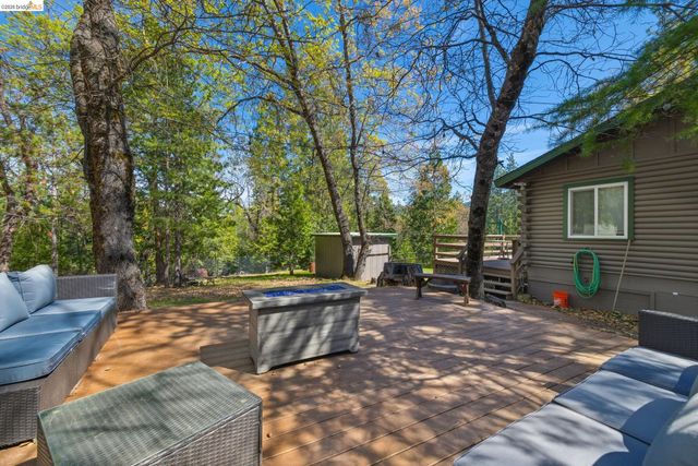 16398 Estralita Dr, Sonora, CA 95370