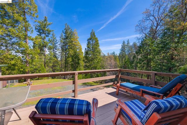 16398 Estralita Dr, Sonora, CA 95370