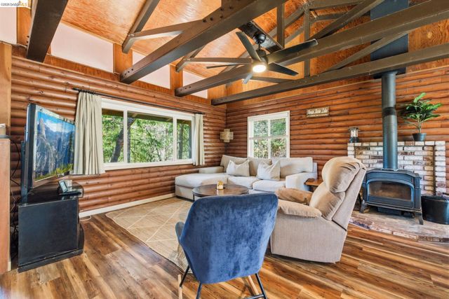 16398 Estralita Dr, Sonora, CA 95370