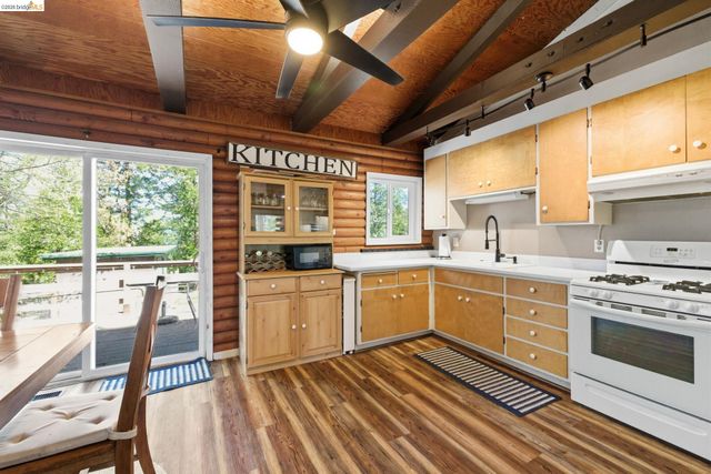 16398 Estralita Dr, Sonora, CA 95370