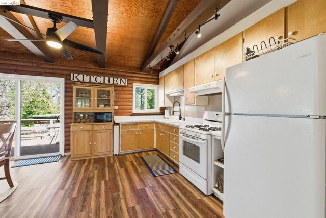 16398 Estralita Dr, Sonora, CA 95370