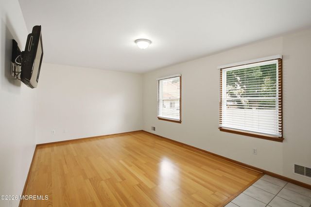 92 Birch Street, Beachwood, NJ 08722