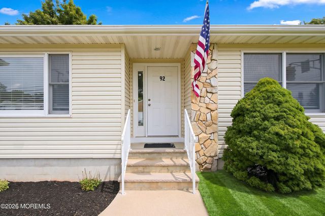92 Birch Street, Beachwood, NJ 08722